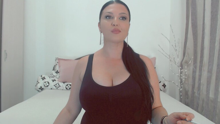 JulieJOI's Streamate show and profile