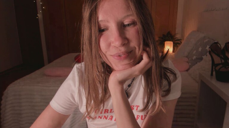 EmilyJune's Streamate show and profile