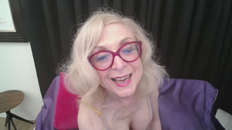 NinaHartley's Streamate show and profile