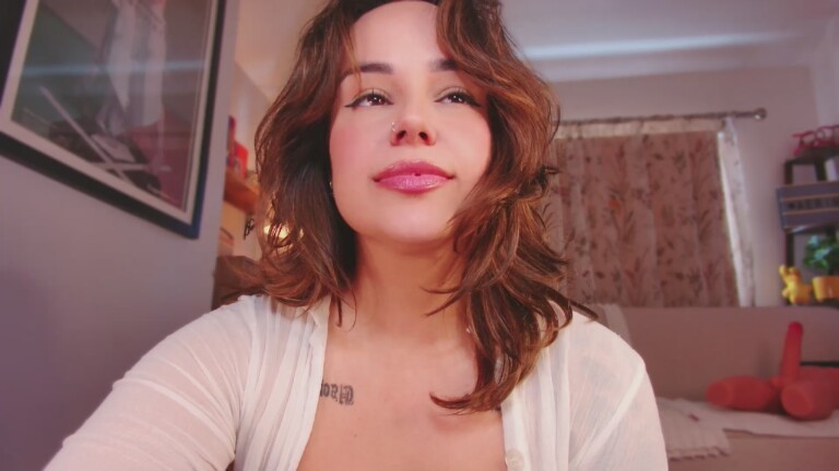 Aerin's Streamate show and profile