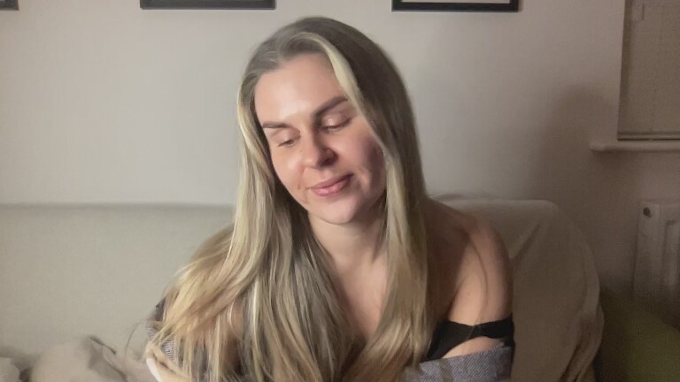 ClaraXVale's Streamate show and profile