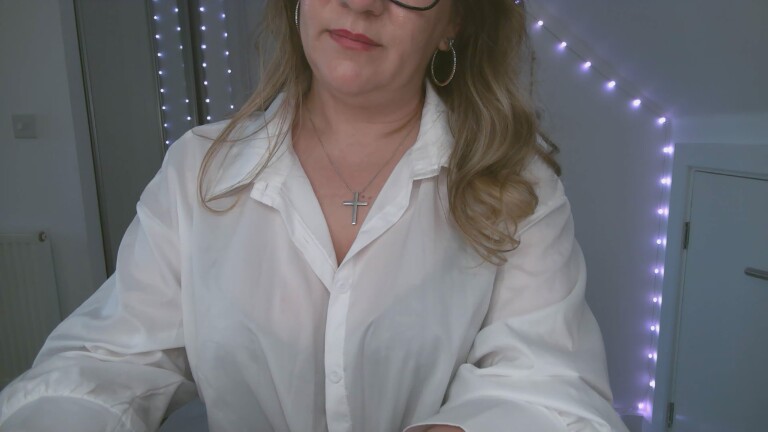 LadybirdXoX's Streamate show and profile