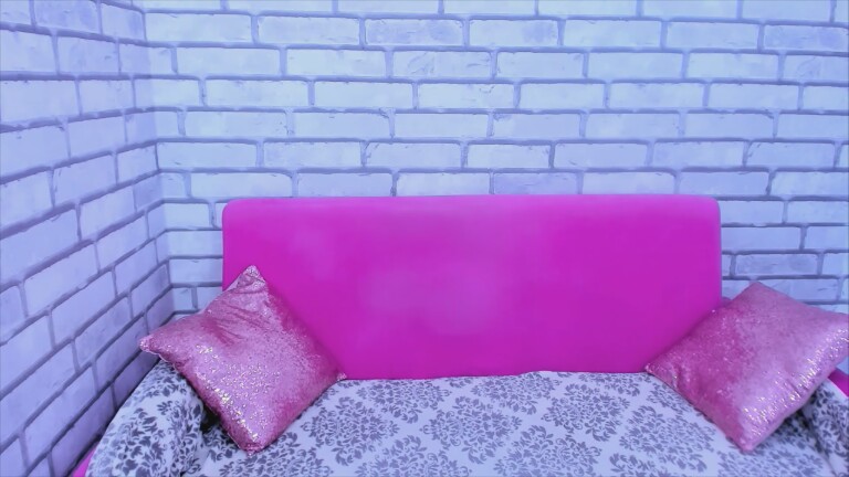 RoxyLuxxe's Streamate show and profile