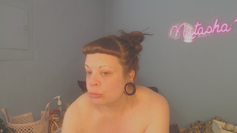 NatashaSalad's Streamate show and profile